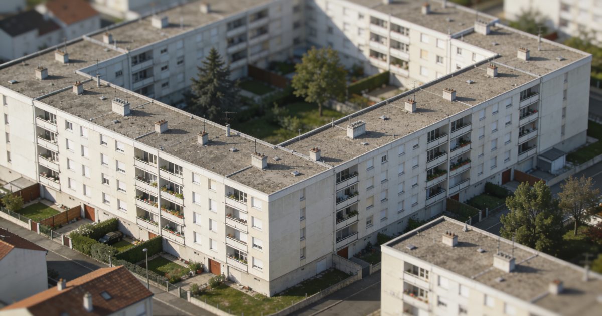 Vue aerienne de Bondy avec immeubles residents